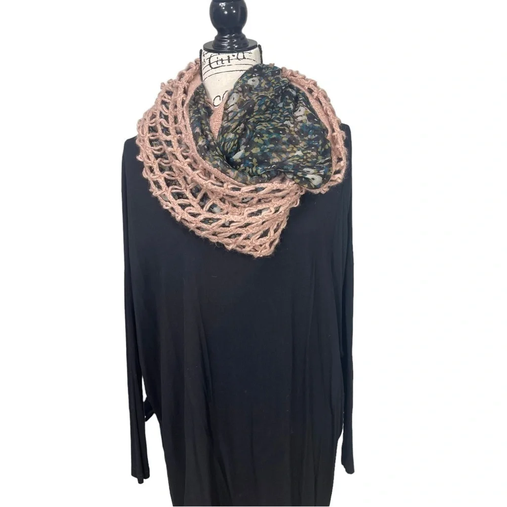 Urban Outfitters Pins & Needles Crochet Infinity Reversible Scarf